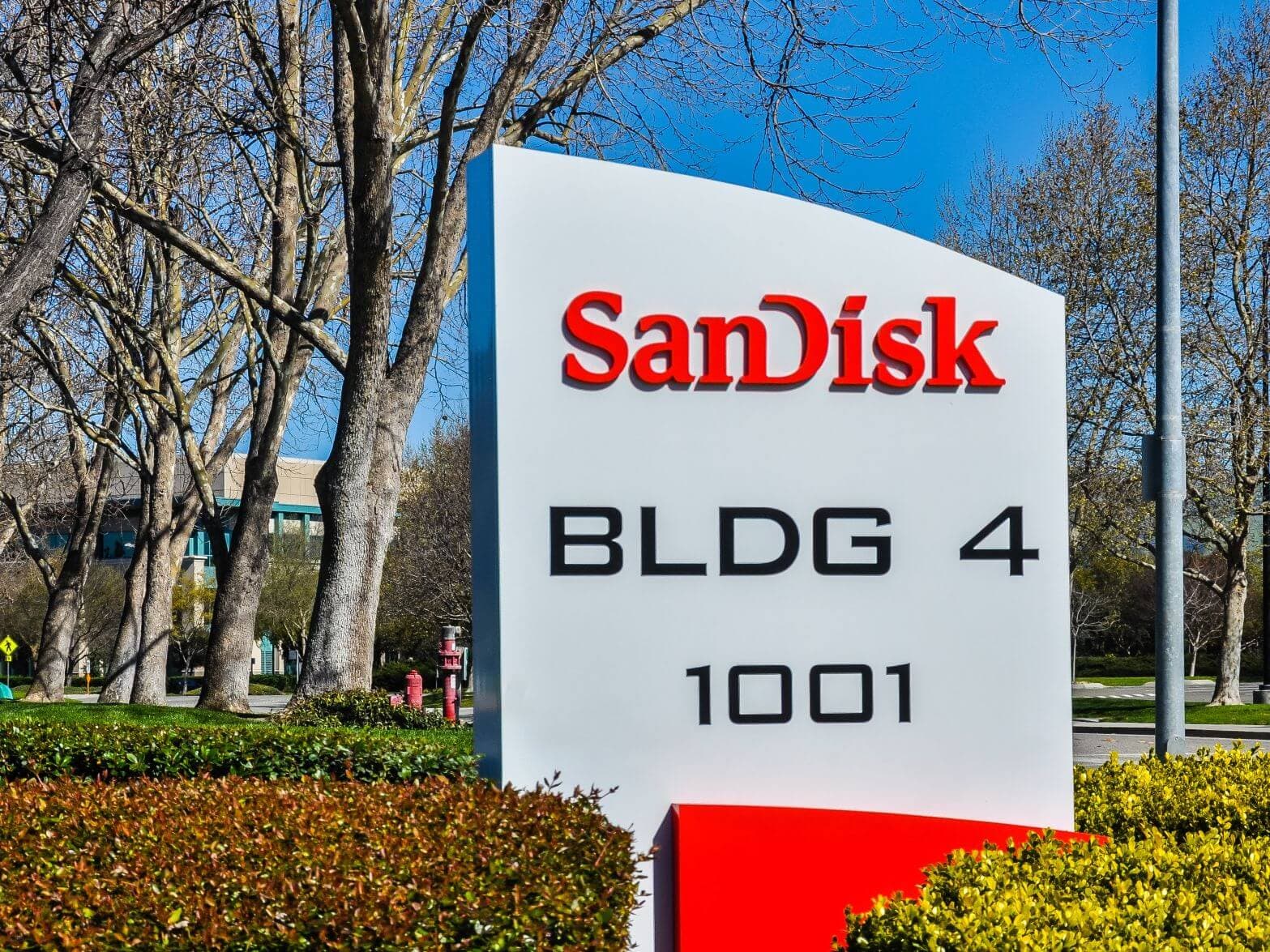 SanDisk (SNDK) Shares Gain Momentum Following Micron’s Impressive NAND Performance