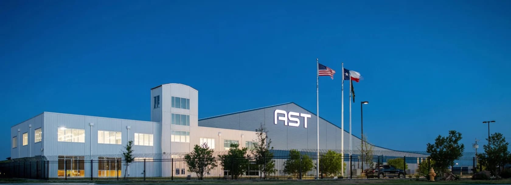 ASTS Shares Drop 3% After Analyst Downgrades Rating Amid Equatys Satellite Constellation Concerns