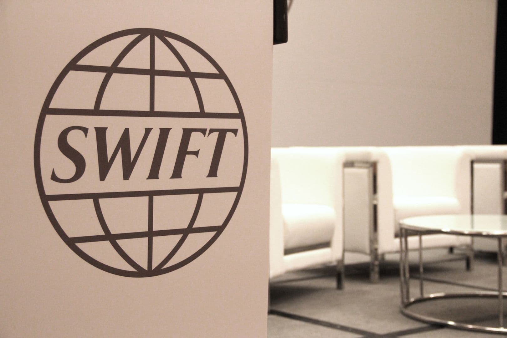Swift blockchain ledger requires key internal layers, Taurus co-founder warns